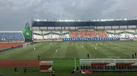 Kisah Perjalanan Wartawan Inggris Nonton Piala Presiden 2025 di Bandung: Vibes Luar Biasa, Suporternya Mirip di UK