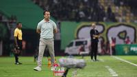 Duel Pelatih PSIM Vs Dewa United di BRI Super League: Pertemuan Perdana Juru Taktik Belanda